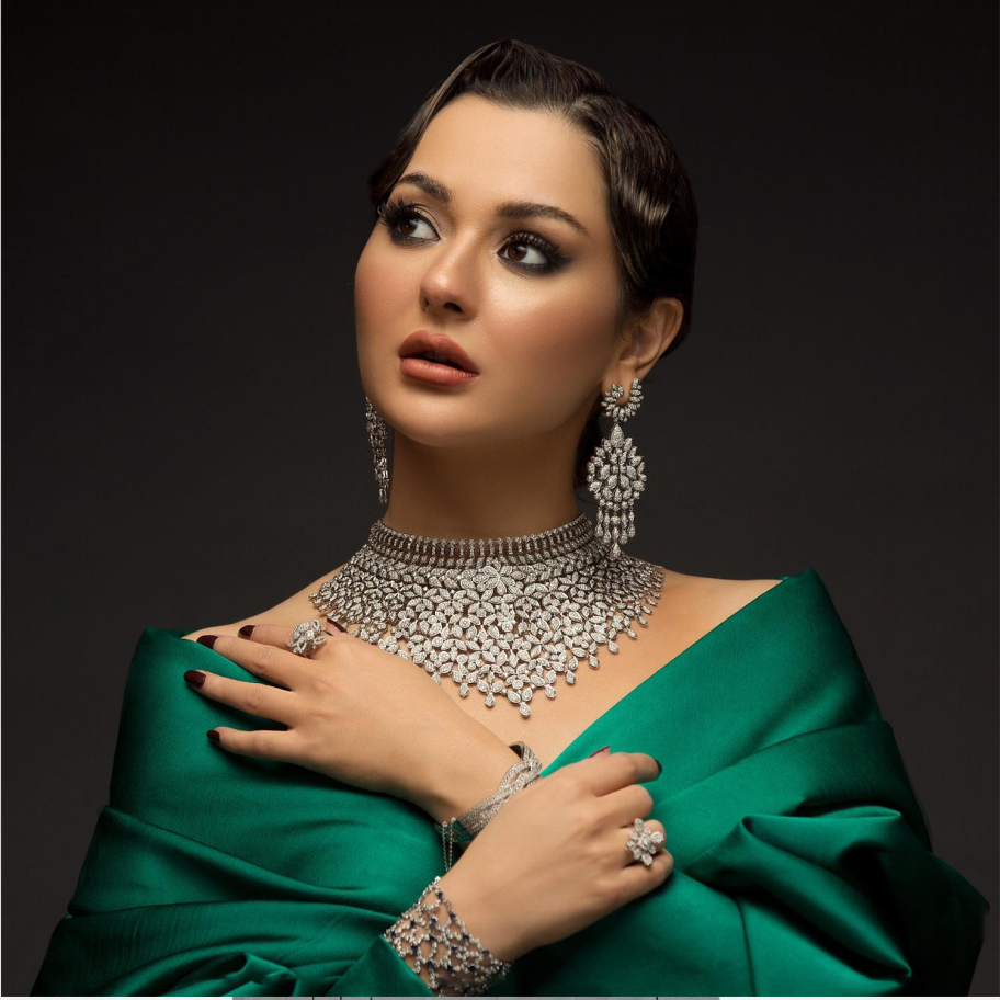 Hania Aamir wearing diamond jewellery